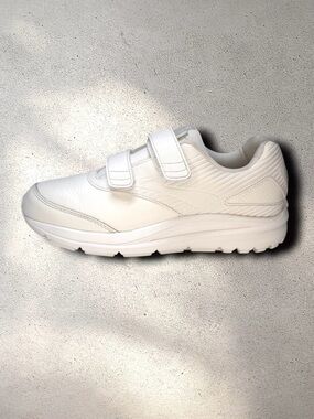 Brooks Addiction Walker 2 Shoes White Leather V Strap Sneakers